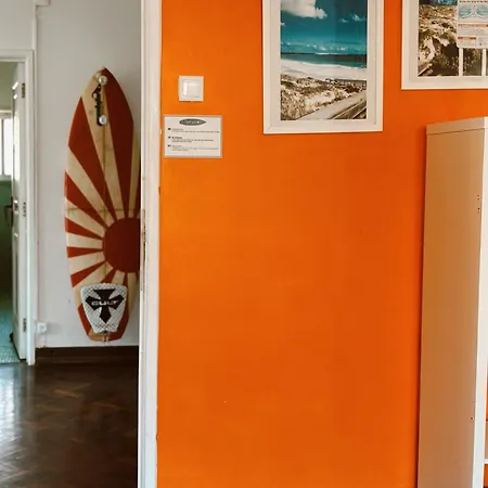 Carcavelos Surf Hostel *