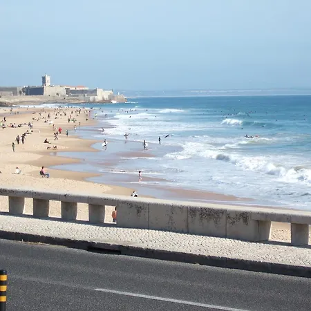 Hostel Carcavelos Surf Hostel
