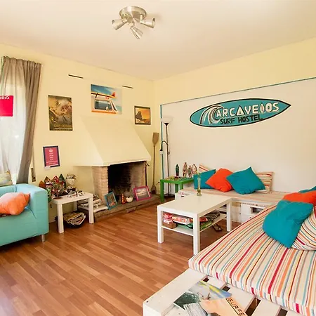 Carcavelos Surf Hostel *