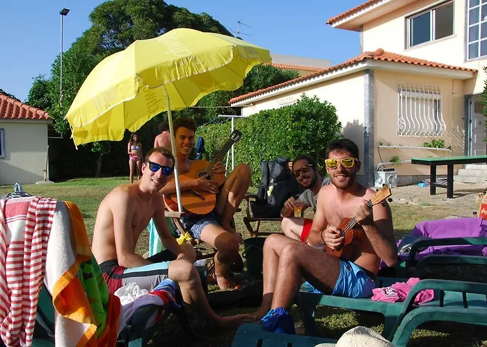 Sun & Hostel Carcavelos (Lisbon)