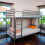 Hostel Carcavelos Surf Hostel