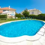 Carcavelos Surf Hostel Hostel