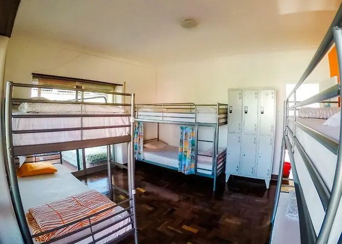 Carcavelos Surf Hostel Hostel